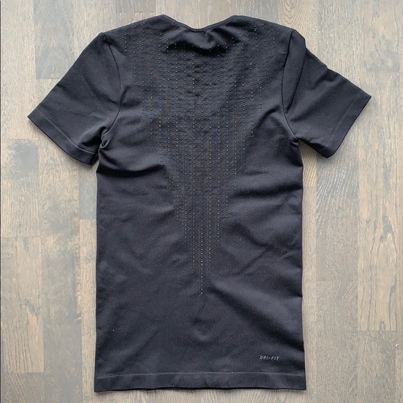 Nike Drifit Hypercool Black Nylon Compression Tee - Picture 5 of 5